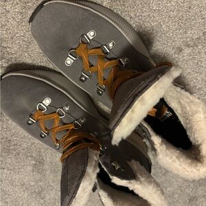 Women's Sorel Gray Winter Boots with Orange Laces